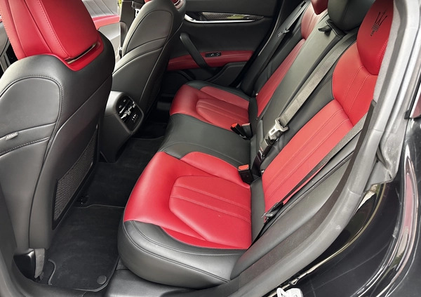 Maserati Ghibli cena 269000 przebieg: 29800, rok produkcji 2020 z Rzeszów małe 232